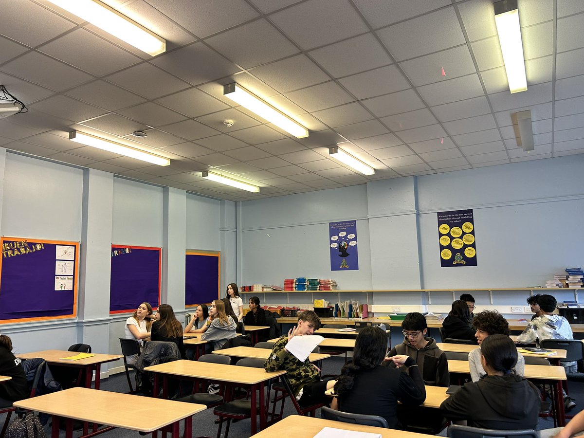 Hyndlandmfl's tweet photo. S3 celebrated European Day of Languages with a quiz on languages, landmarks and culture. Their  knowledge was thoroughly impressive 🤩 https://t.co/9gQxFnuxnc