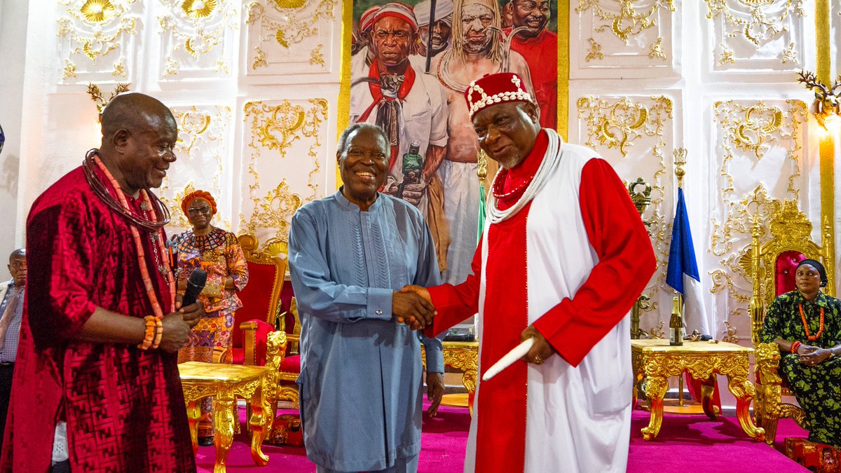 TheGCKHQ's tweet photo. Courtesy visit of Pastor W. F. Kumuyi to the traditional ruler of our host community in Ahoada. 
Today, #GCKinAhoada begins. 
Join us. 

Stream #GCKinAhoada live at:
https://t.co/i02w0aByd3 
https://t.co/Aut3mOgp5A 
https://t.co/z5vUMaDXyv 

#GCK 
#GCKinAhoada 
#GCKwithKumuyi https://t.co/ZwDrgJhly7