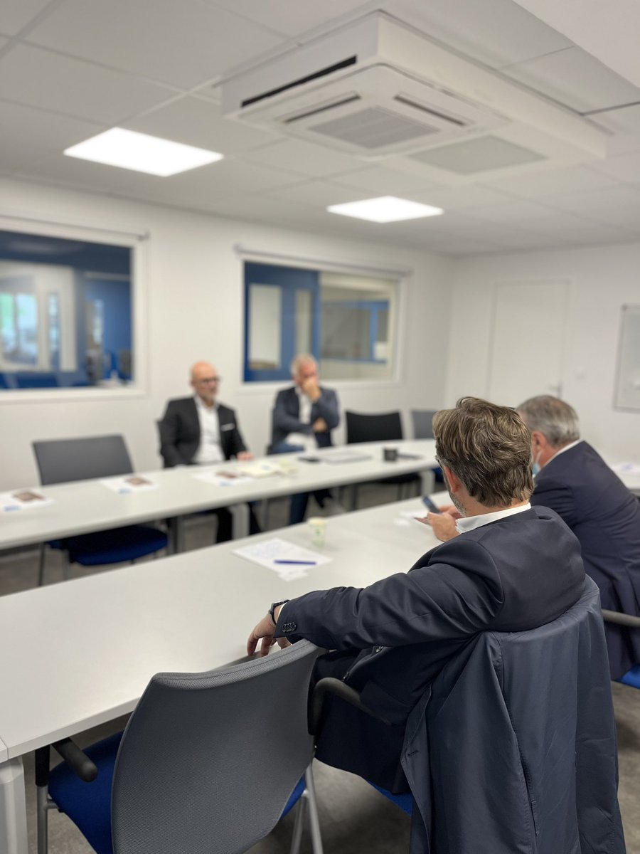 Emmanuel Capus tweet media