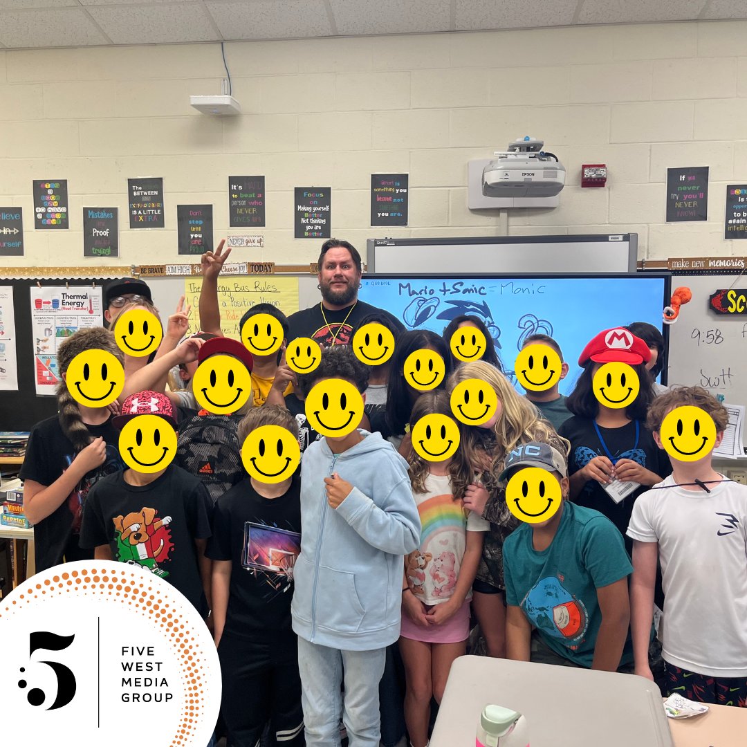 5WestMediaGroup's tweet photo. ⭐️ Big thanks to the 5th Grade students of #GallberryFarmElementary🐊 for letting Matt come out to talk to them about working as a #GraphicDesigner and #Illustrator! We hope you guys had as much fun as he did! ✨ ✏️

#GivingBack #Teaching #GraphicArts #CumberlandCountySchools https://t.co/OefHBt3l8p
