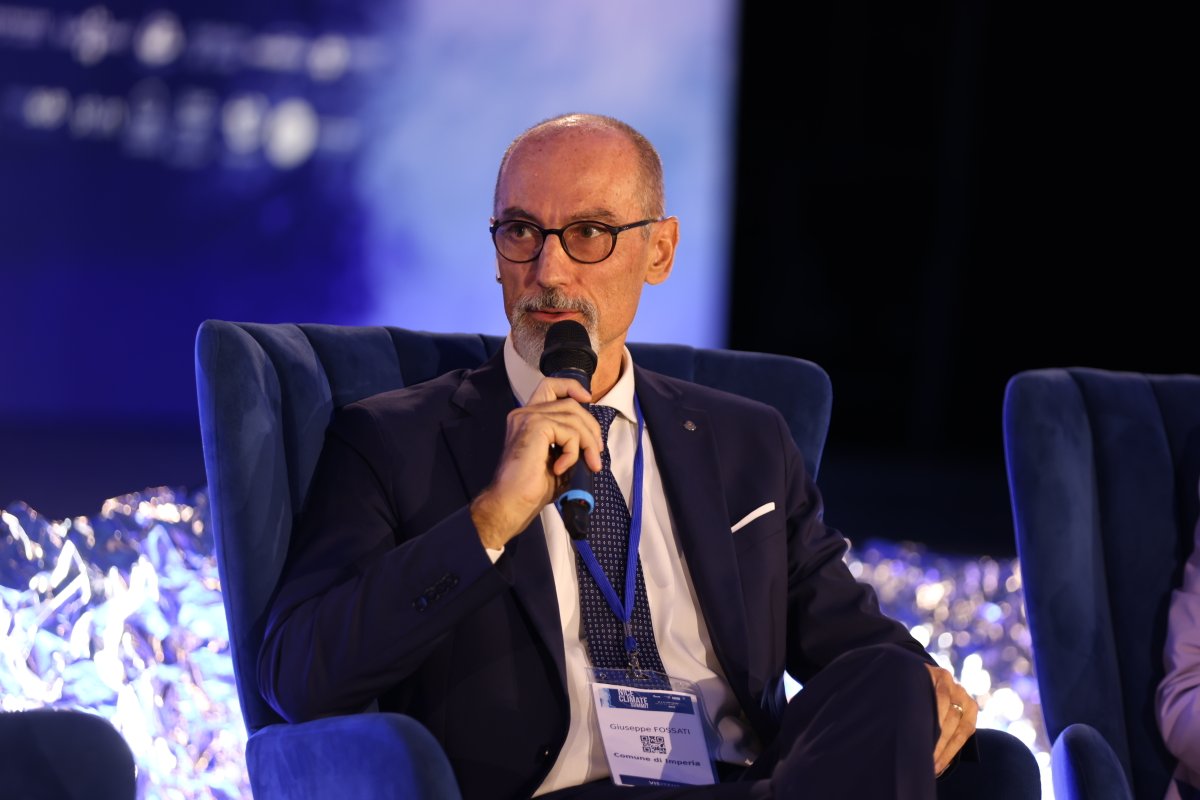 latribuneevents's tweet photo. #NiceClimateSummit | Le pouvoir énergétique de l’eau : l’Océan, l’avenir de l’énergie ?
Avec : 
🔹@JehannoSylvie, PDG de @dalkia
🔹Giuseppe FOSSATI, Vice-Maire d’Imperia

@l_bottero, Rédactrice en chef Méditerranée-Afrique de @LaTribune 

@MetropoleNCA @MaRegionSud @VilledeNice https://t.co/5q1Pd9KGcK