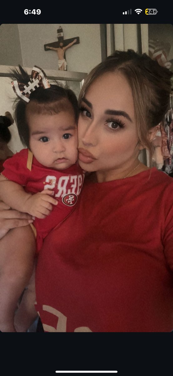 vna233's tweet photo. Giants game ✅
Niner game…loading…all ready for sunday 😭

all before 5 monthd old🩷🥹 frkn love my girl so much https://t.co/ZFVjo6PIbf