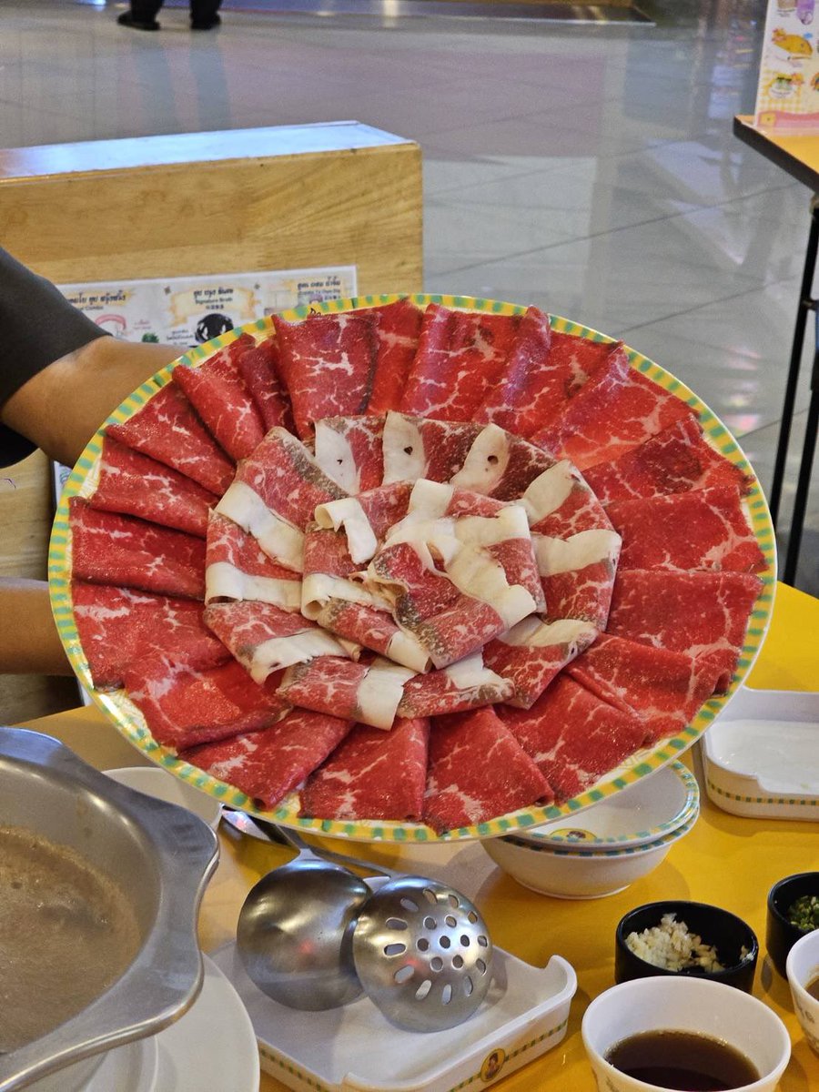 hungrygai's tweet photo. อร่อยมาก ของดีมาก สดสะอาด ซุปบรั่นดีรสชาติดีงามเกิน งงมากทำไมไม่แมส มันกุ้งแบบตะโกน เนื้อพรีเมี่ยม ของทอด ขอยาดให้เต็ม 10 ไปเลยพี่จ๋า ตอนนี้ร้านมีโปรมา 3 จ่าย 2 คุ้มสุดๆน้ำตาจะไหล เราจองผ่าน Hungry Hub เลือก Premium buffet กินได้ทุกเมนูรวมน้ำและของหวาน อาหารออกไว พนักงานบริการดี มีกลับไปซ้ำอีกแน่นอน

📍 มานี มี หม้อ

#อร่อยบอกต่อ #อร่อยไปแดก #อร่อยจนต้องรีวิว