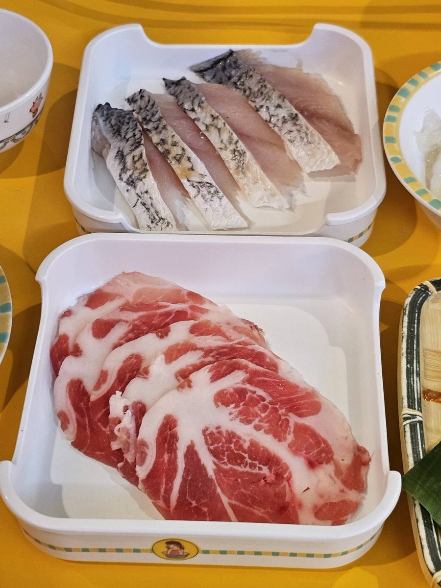 hungrygai's tweet photo. อร่อยมาก ของดีมาก สดสะอาด ซุปบรั่นดีรสชาติดีงามเกิน งงมากทำไมไม่แมส มันกุ้งแบบตะโกน เนื้อพรีเมี่ยม ของทอด ขอยาดให้เต็ม 10 ไปเลยพี่จ๋า ตอนนี้ร้านมีโปรมา 3 จ่าย 2 คุ้มสุดๆน้ำตาจะไหล เราจองผ่าน Hungry Hub เลือก Premium buffet กินได้ทุกเมนูรวมน้ำและของหวาน อาหารออกไว พนักงานบริการดี มีกลับไปซ้ำอีกแน่นอน

📍 มานี มี หม้อ

#อร่อยบอกต่อ #อร่อยไปแดก #อร่อยจนต้องรีวิว