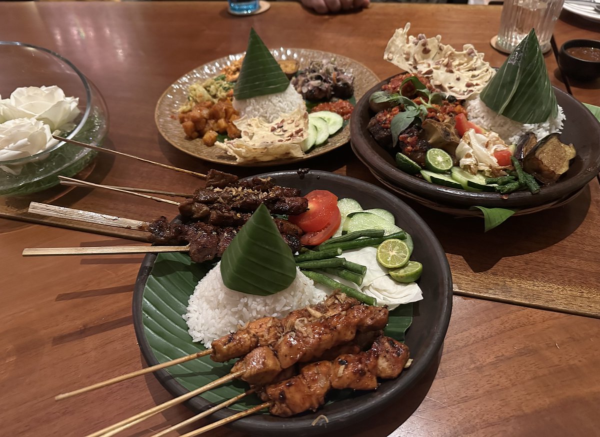 ACNS_org's tweet photo. @bensalem_owen Attending the ICCN was an enriching experience. I had productive meetings & reunions with colleagues, friends, ACNS delegates & made new connections. The congress showcased the latest advancements in CNP & Jakarta’s culinary scene was bliss! #PresidentPerspective https://t.co/wpaDMZwD2i
