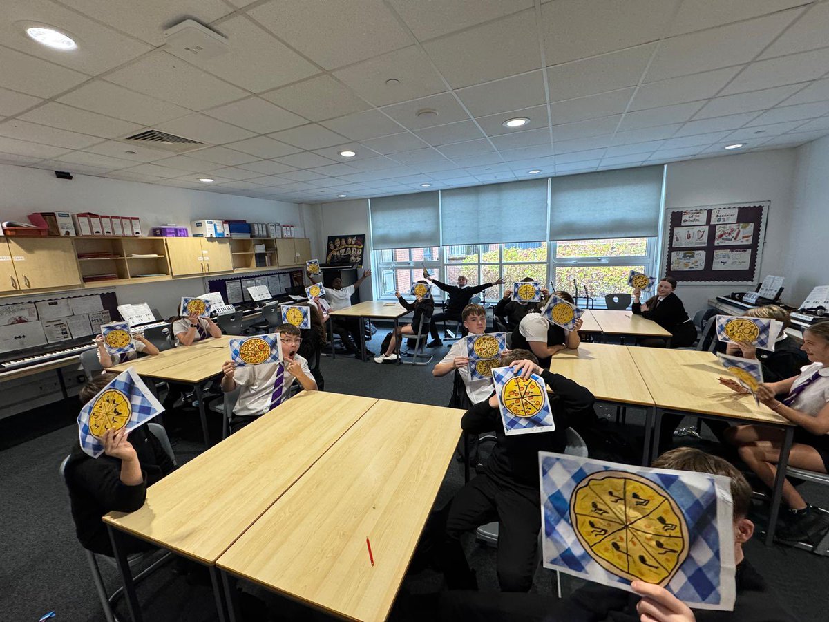 Finally we had 2.5, 1.6 &amp; 2.2 showing off their pizza-making skills using note values! <a href="/ClydeviewMaths/">Clydeview Maths Dept.</a> <a href="/clydeview_a/">Clydeview Academy</a> @mathsweekscot #creativity #numeracy #BGE