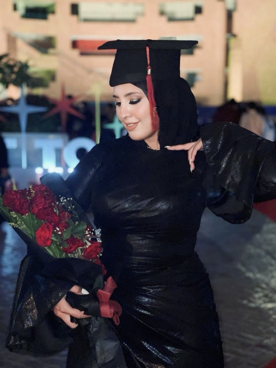 Dody_D98's tweet photo. مين الاولى ع صيدليه ناو ؟ 🙂‍↔️👩‍🎓♥️♥️♥️♥️♥️ https://t.co/RIRBF6n2Cr