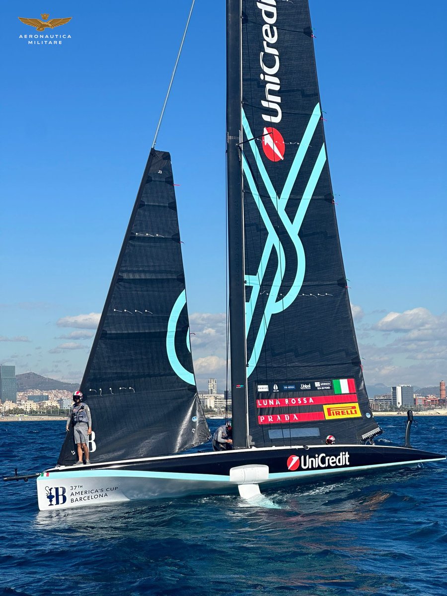 #Vela: complimenti al 1° Av. Gianluigi Ugolini, atleta del Centro Sportivo dell'#AeronauticaMilitare, che con i suoi compagni di equipaggio a bordo dell'imbarcazione #LunaRossa Prada Pirelli ha vinto la prima edizione della Youth #AmericasCup che si è conclusa oggi a Barcellona.
