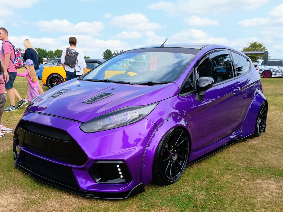 Saturday's need some colour in our books... let's start with a bit of #purple ;)