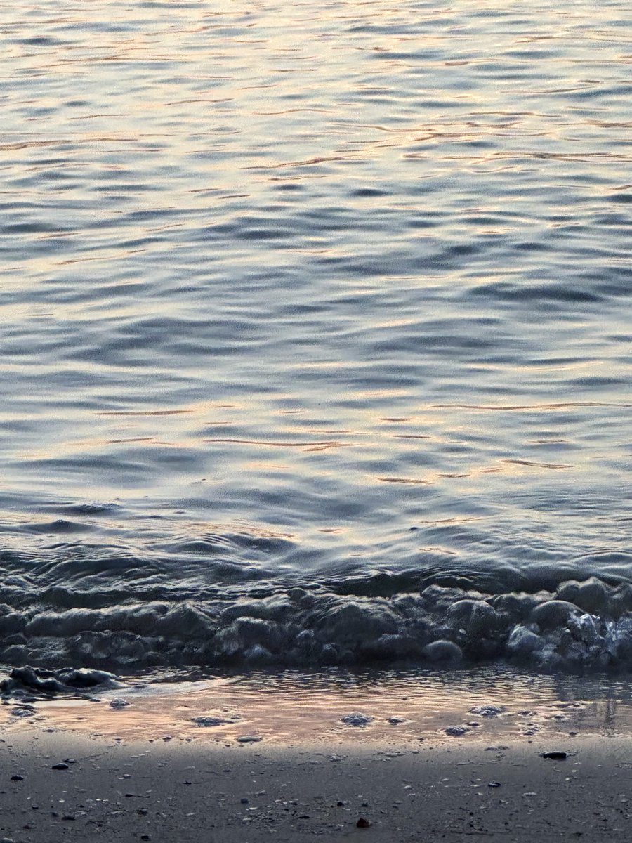 بعدستي اليوم🌷
وقت  الغروب  😊