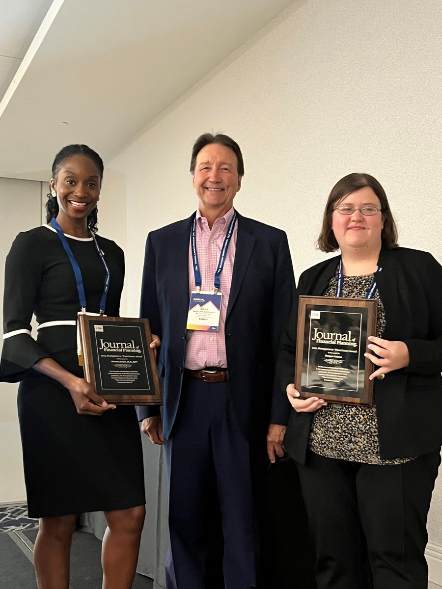 Dr. Reiter was recently recognized with TWO awards: the Montgomery-Warschauer Award at FPA and the Moningstar Best Paper Award at AFS. Congratulations Dr. Reiter!