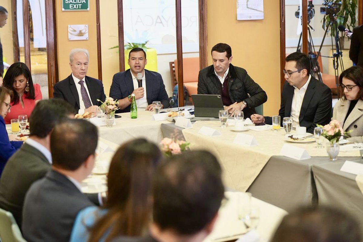 ingwilmerc's tweet photo. #AEstaHora | En el evento #PROBOYACA nos reunimos con las bancadas de Boyacá y Casanare para discutir y socializar el plan maestro para la región libertadora para el año 2050, con el objetivo de fomentar el progreso, desarrollo y el bienestar social para los departamentos. 🙌🏼
Esta iniciativa busca impulsar el crecimiento económico y promover a la región como un destino atractivo para la inversión. Reafirmamos nuestro compromiso de trabajar 24/7 por Boyacá y el país. 🇨🇴✊🏼💚