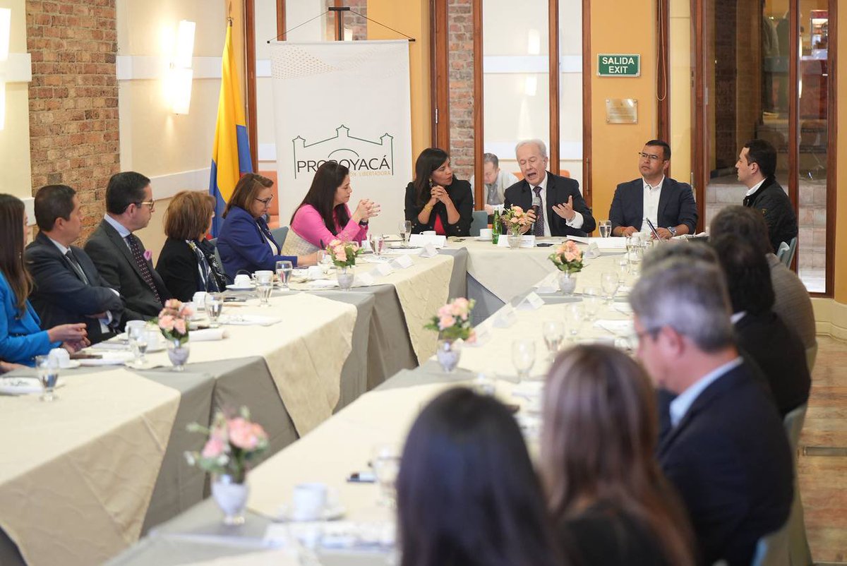ingwilmerc's tweet photo. #AEstaHora | En el evento #PROBOYACA nos reunimos con las bancadas de Boyacá y Casanare para discutir y socializar el plan maestro para la región libertadora para el año 2050, con el objetivo de fomentar el progreso, desarrollo y el bienestar social para los departamentos. 🙌🏼
Esta iniciativa busca impulsar el crecimiento económico y promover a la región como un destino atractivo para la inversión. Reafirmamos nuestro compromiso de trabajar 24/7 por Boyacá y el país. 🇨🇴✊🏼💚
