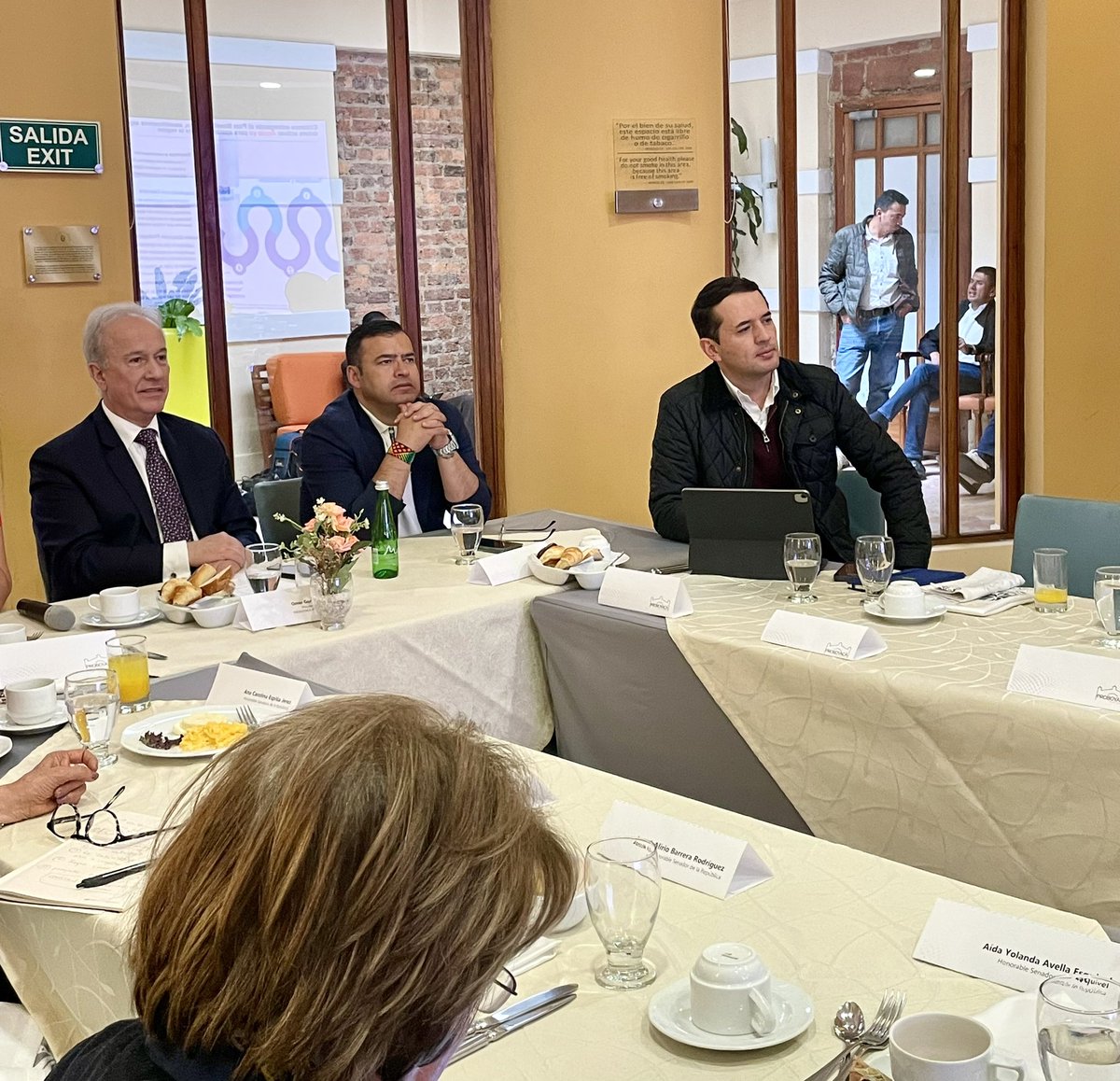 ingwilmerc's tweet photo. #AEstaHora | En el evento #PROBOYACA nos reunimos con las bancadas de Boyacá y Casanare para discutir y socializar el plan maestro para la región libertadora para el año 2050, con el objetivo de fomentar el progreso, desarrollo y el bienestar social para los departamentos. 🙌🏼
Esta iniciativa busca impulsar el crecimiento económico y promover a la región como un destino atractivo para la inversión. Reafirmamos nuestro compromiso de trabajar 24/7 por Boyacá y el país. 🇨🇴✊🏼💚