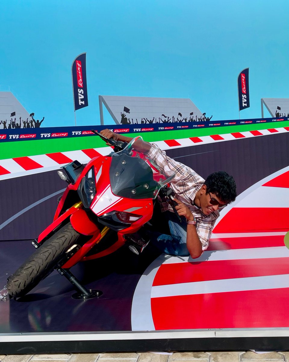 motoknightjosh's tweet image. The ‘elbow down’ remains elusive. 

#tvs #apache #rr310