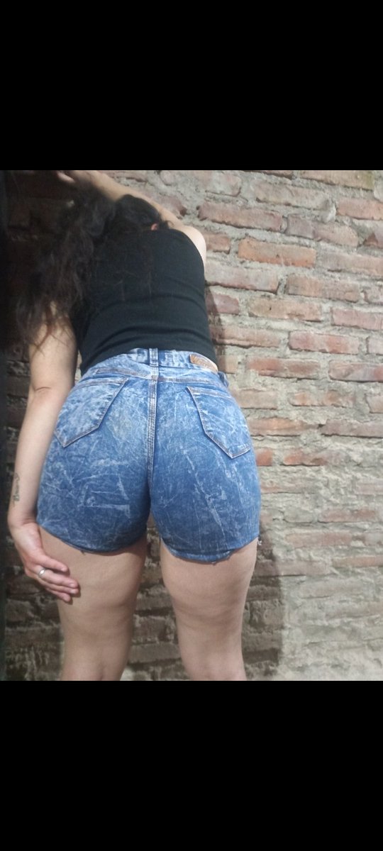 Gabriel31987487's tweet photo. @CornudosMundial Mi esposa culona y puta https://t.co/XQUGhLuhsE
