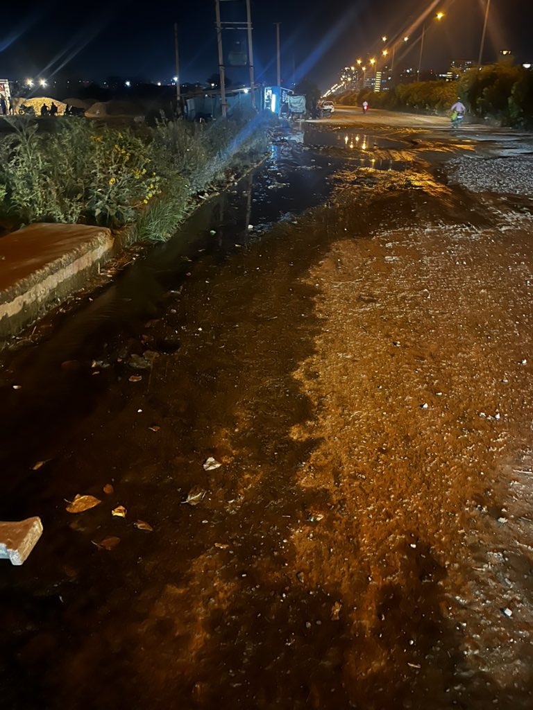 vikram005a's tweet photo. @MCManesar @DC_Gurugram @NayabSainiBJP @mlkhattar road conditions of IMT manesar to Sector 86 link road is in bad shape. Sewers are overflowing and can cause serious diseases. Kindly look into this (opp, wine shop at Sector 86 - Manesar road near Microtek Grand-front) https://t.co/VVkX971UAi