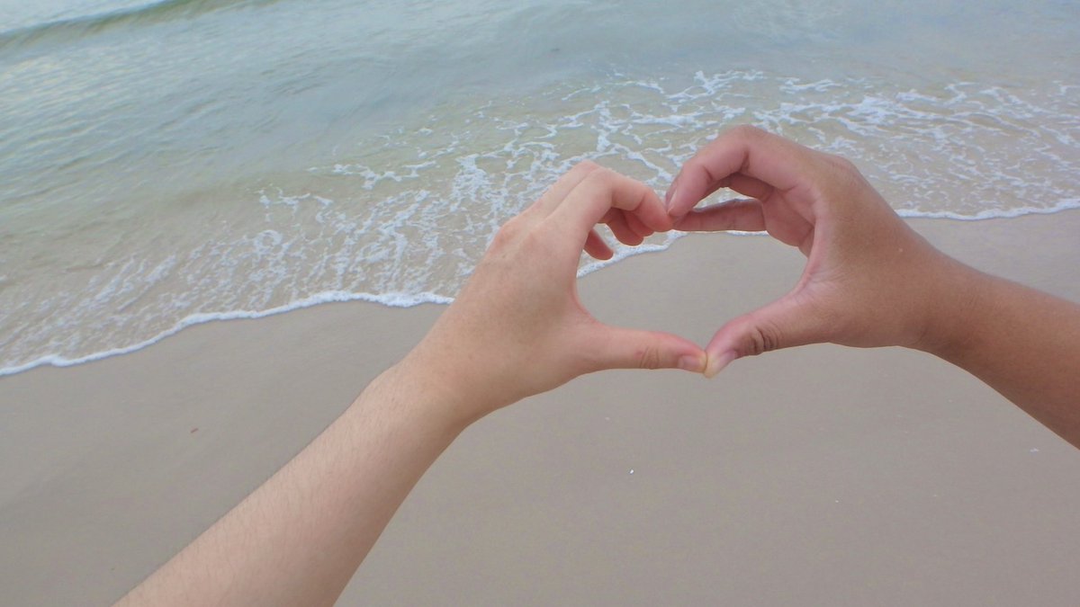 ⠀
⠀⠀⠀⠀ชายามบ่าย
⠀⠀⠀⠀สายลมยามเย็น
⠀⠀⠀⠀และผม ―
⠀⠀⠀⠀รักคุณเท่ามหาสมุทร
⠀⠀⠀⠀<a href="/Red16roman/">𝕯𝐲𝐥𝐚𝐧 𝕳.</a>
⠀