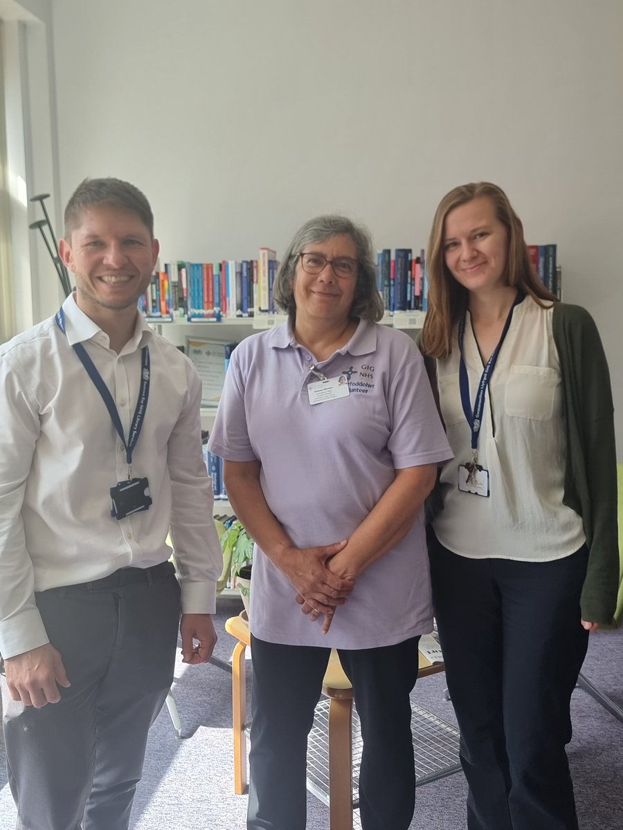 Llongyfarchiadau!   Enillydd ein 'Gwobr y Celfyddydau mewn Iechyd' yw Prosiect Llyfrgell   Pethau. #UBAYCGwobrauStaff2024 <a href="/BaeAbertaweGIG/">Bae Abertawe GIG</a> <a href="/HazelPowell11/">Hazel Powell 💙</a>   <a href="/SBUHB_Awards/">Swansea Bay UHB Awards</a>