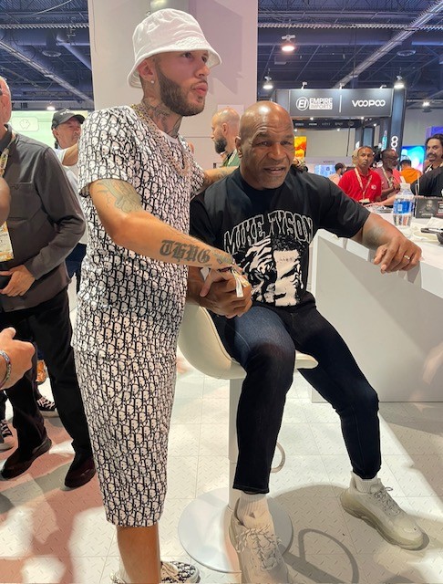 OGee_Lz's tweet photo. Our presence is felt wherever we go. The earth is our turf...make sure you leave ya mark &amp; make ya steps count 💯#miketyson #ogeeLz #tynitty https://t.co/nGtsIKXCXC