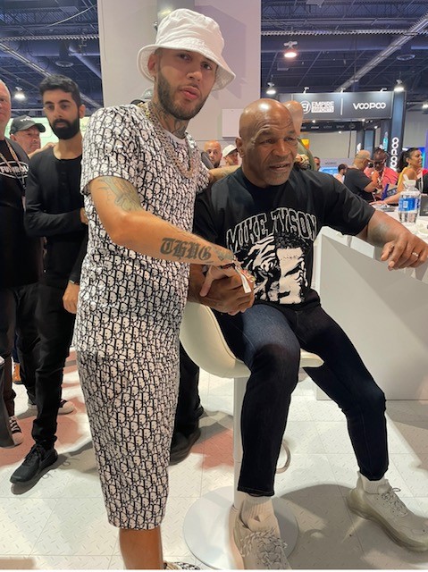 OGee_Lz's tweet photo. Our presence is felt wherever we go. The earth is our turf...make sure you leave ya mark &amp; make ya steps count 💯#miketyson #ogeeLz #tynitty https://t.co/nGtsIKXCXC