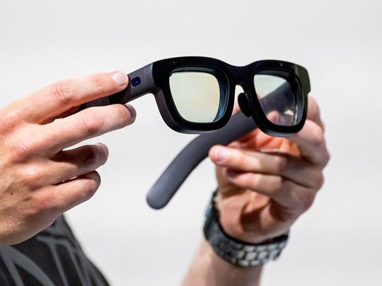🔥(LO MÁS DESTACADO)🔥

🔹Meta presenta Orion

👉 Un prototipo de gafas de realidad aumentada que pueden cambiarlo todo. 

👉 Estas gafas han tardado casi 10 años en crearse.

Zuckerberg 🗣️"Son las gafas más avanzadas que el mundo ha visto"