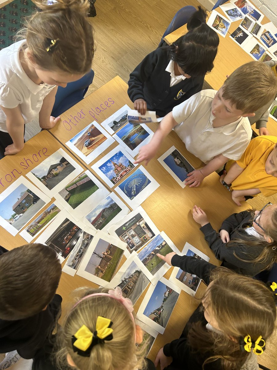 CarronshoreP23's tweet image. The children in P2 were teaching Zorian the Alien all about different places in Carronshore. They did a great job of separating pictures into places in Carronshore and other parts of the world #ourlocalarea @carronshoreps