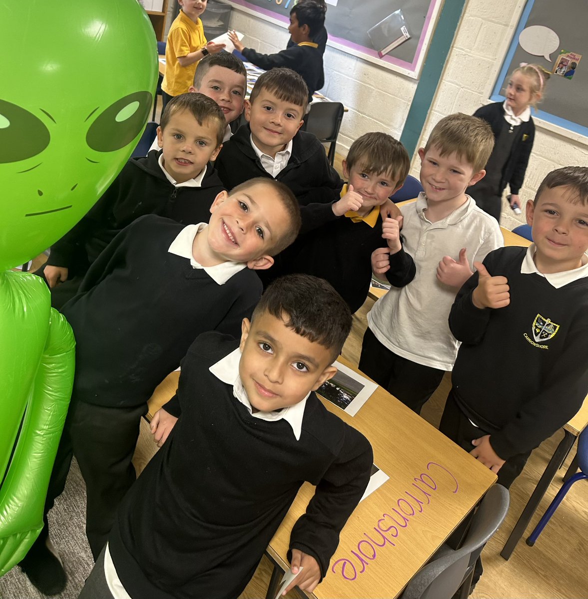 CarronshoreP23's tweet image. The children in P2 were teaching Zorian the Alien all about different places in Carronshore. They did a great job of separating pictures into places in Carronshore and other parts of the world #ourlocalarea @carronshoreps