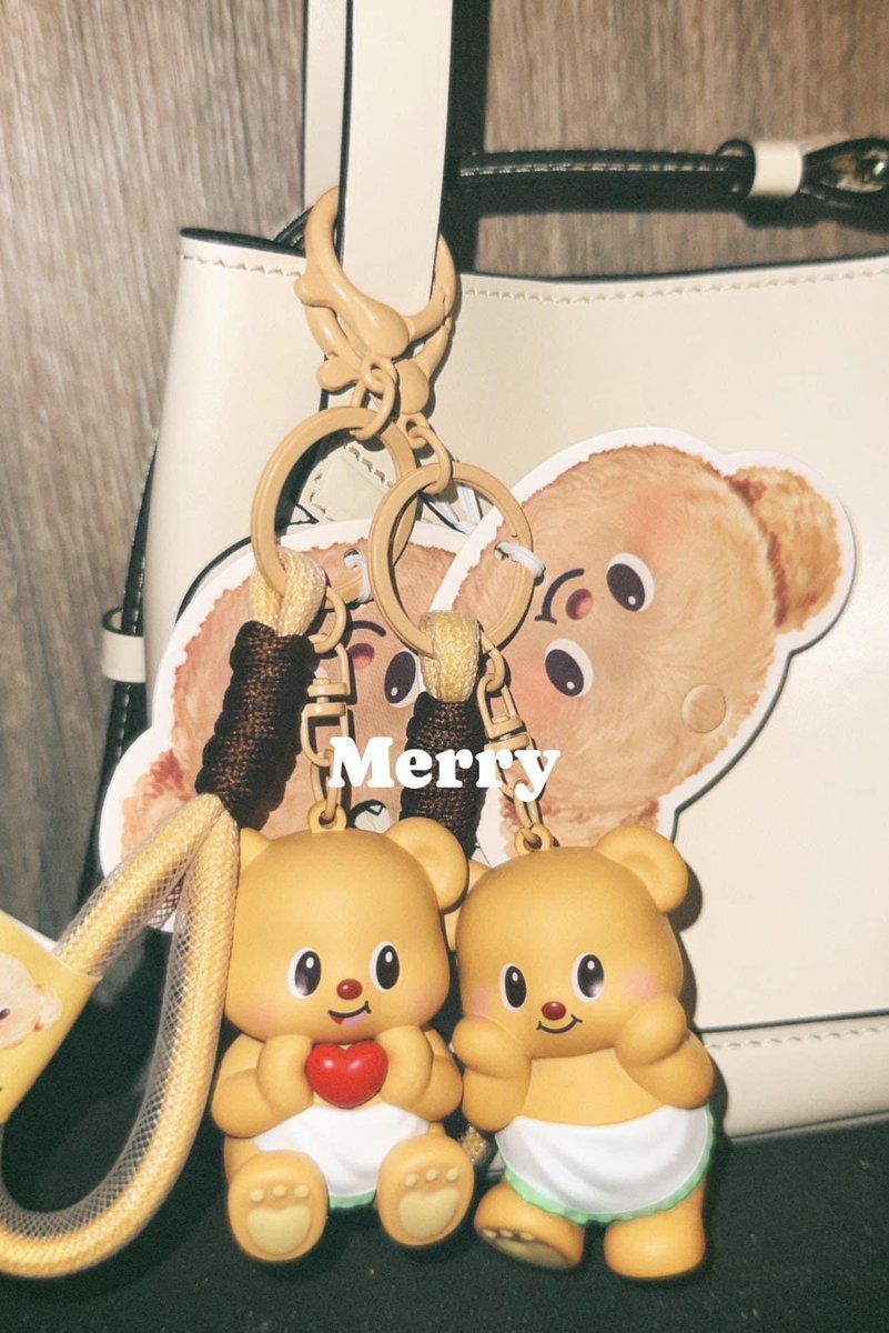 น้องเนยพร้อมส่งงงง 🔥🔥
🥯 ชิ้นละ 90.- 
📮 ส่งเหมา 40.- ค่าส่งเอกชนน๋า
ตอนนี้ตู้เพลงเหลือ 1 ชิ้นค่ะ

 #ButterbearGENTLEWOMAN
#ButterbearGENTLEWOMAN_HomeboundHug #ด้อมน้องเนย #BUTTERBEAR #น้องเนย #ด้อมbutterbear #ตลาดนัดของเล่น #ตลาดนัดbutterbear #ตลาดนัดน้องเนย #ตลาดนัดกล่องสุ่ม