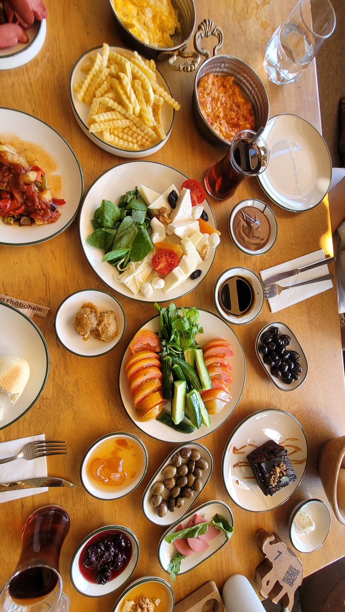 Bu sofrada tek eksik olan bacımla olmayan kocalarımız kfkfkfk