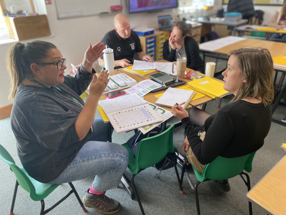 all_cofe's tweet photo. Our TLM tonight discussed what pledges we are going to make to drive progress with our disadvantaged learners within writing. #teamasb #pledges #makingadifference #writingprogress #disadvantaged @stchris_trust https://t.co/3LaFfObYwv