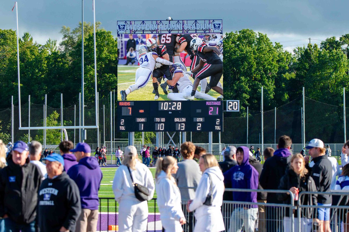 OESscoreboards's tweet image. It's homecoming weekend for @WesternMustangs and they have been lighting up the largest football video board in the OUA all season! 

#ChoiceofthePros #Football #Videoboard