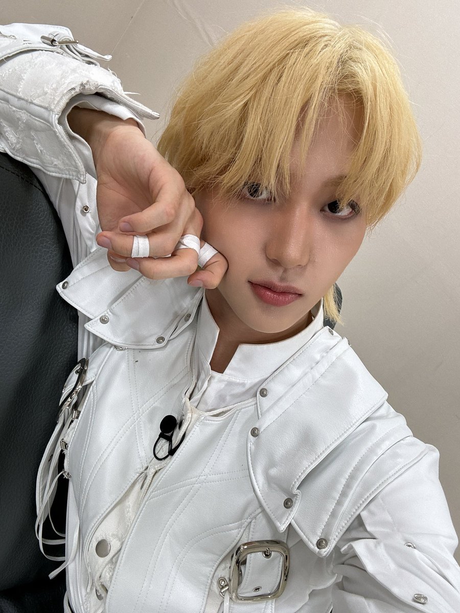 TNX_twt's tweet photo. 로투킹 포비아ㅏㅏㅏㅏㅏㅏ 인생무대드아ㅏ

#THENEWSIX #TNX #더뉴식스
#은휘 #HWI https://t.co/sLSsC5CBpY