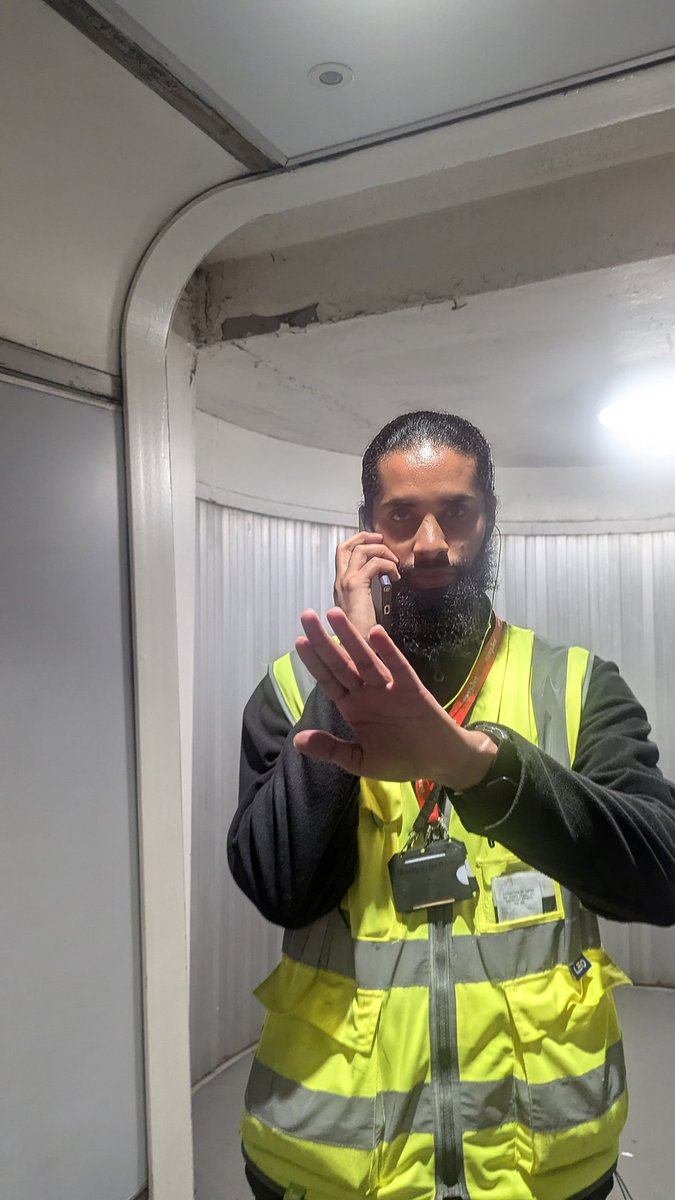 CostelloKids's tweet photo. This A* Hole is the easyJet dispatcher who refused to bring Helaina's wheelchair to the aircraft gate when we arrived at Manchester airport last night. His actions resulted in Helaina experiencing pain and discomfort using the Airport wheelchair. https://t.co/DUZgN5L4Pl
