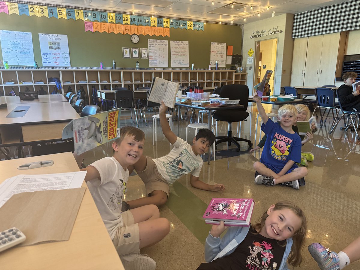 AnEducator's tweet image. We are READERS and we will SUCCEED! #SPSReadtosucceed @DrGrenitaLathan @DHELibrary @DHElementary