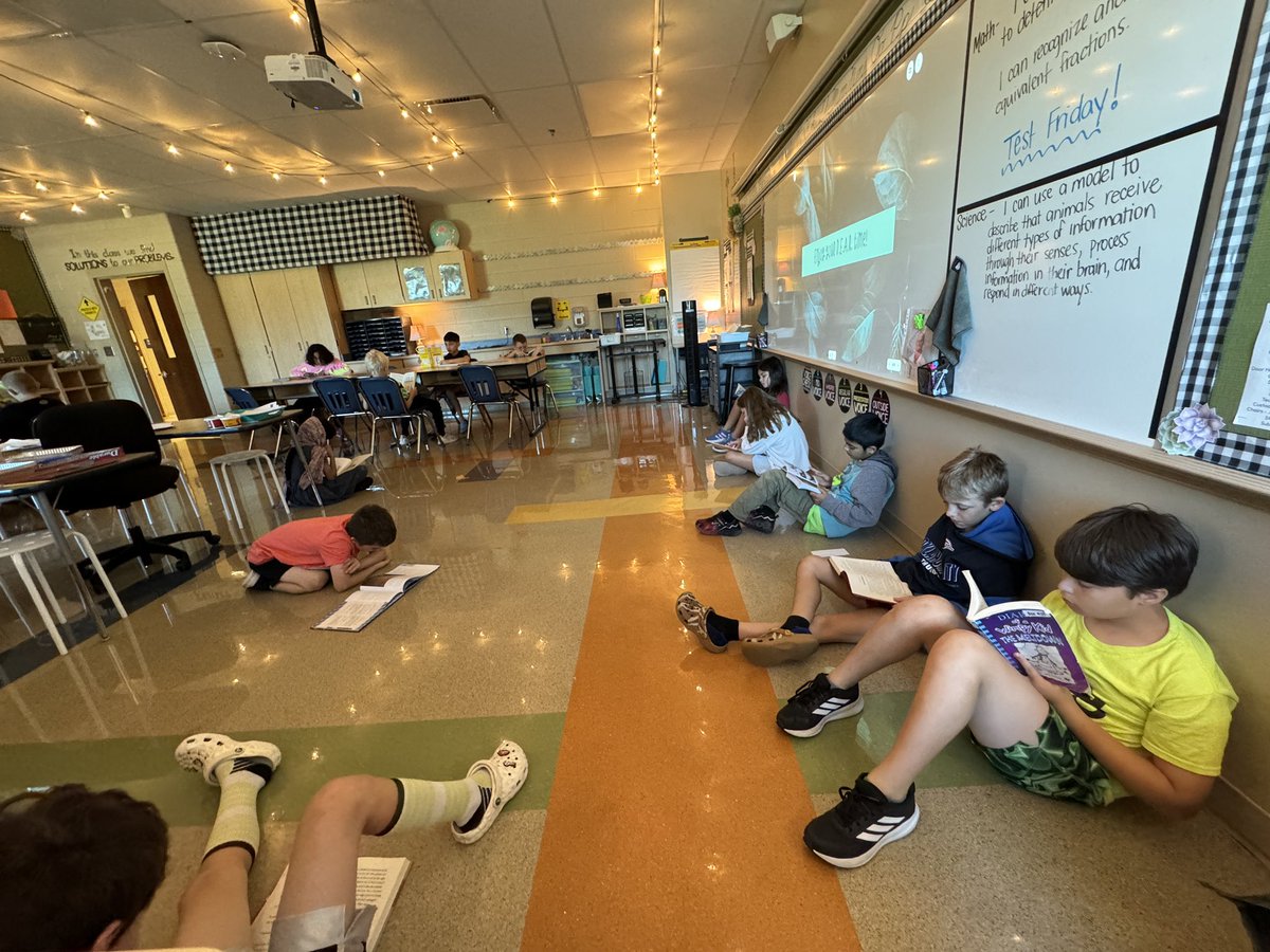 AnEducator's tweet image. We are READERS and we will SUCCEED! #SPSReadtosucceed @DrGrenitaLathan @DHELibrary @DHElementary