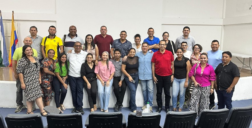 Círculo de Periodistas y Comunicadores de Montería elige su nueva Junta Directiva.

En el marco de la segunda asamblea ordinaria de2024, el @cpcmonteria, eligió a su nueva junta directiva; el periodista Jorge Velázquez Crespo asumió como nuevo Presidente de la Asociación. 🧵