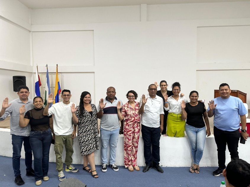 CPCMonteria's tweet photo. También fueron elegidos para cargos en la Junta Directiva del Círculo, así:

Luisana Riveira, vocal de gestión de proyectos y como suplente Orlando Benítez; Johan Diaz como suplente de formación profesional y como suplente de bienestar profesional, Franklin Ramos. #SoyCPCM https://t.co/CYvXB4T12v