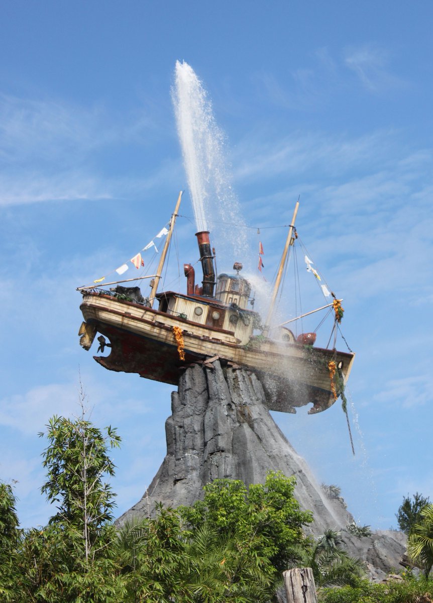 Due to Hurricane Helene, Disney’s Typhoon Lagoon water park and Disney's three miniature golf courses are closed today. #DisneyWorld #TyphoonLagoon #HurricaneHelene #DisneyMiniatureGolfCourses #theunofficialguide #theUGSeries