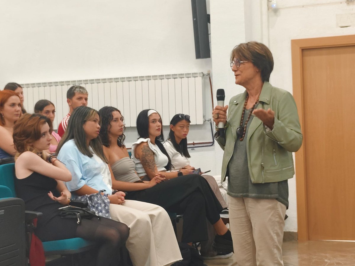 El pasado martes 24 de septiembre se realizó en la Facultad de Ciencias de la Educación de la Universidad de Granada el Seminario Internacional "Migraciones, Arte y Educación" en el marco del proyecto europeo Transmigrarts (Ref.101007587)
