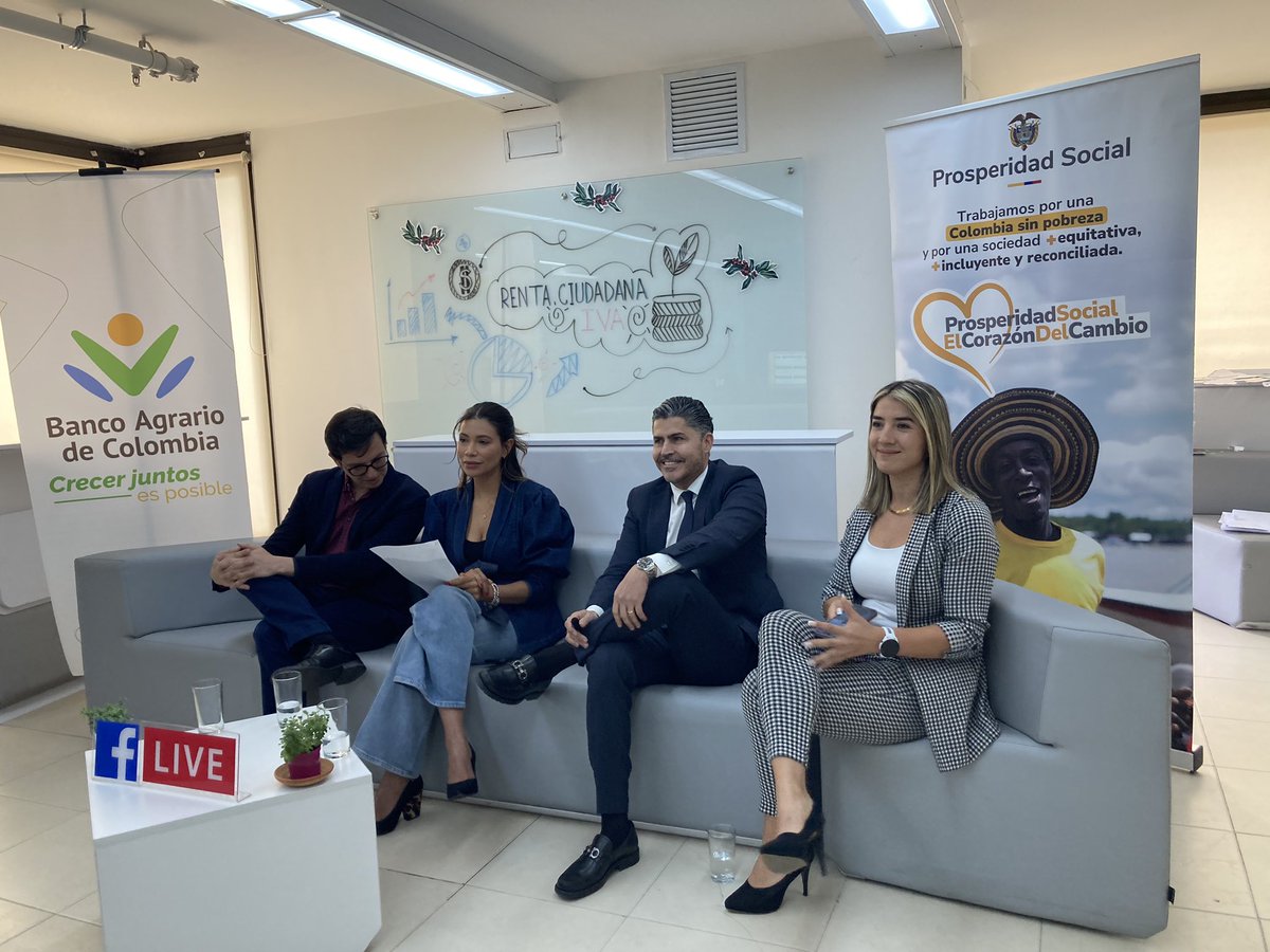 BancoAgrario's tweet photo. #AEstaHora el Vicepresidente de Operaciones del @BancoAgrario, Andrés Zapata, participa en el FB Live con @ProsperidadCol para explicar todo lo relacionado con los pagos de la transferencia monetaria de Renta Ciudadana y Devolución del IVA. Los invitamos a conectarse: 
https://t.co/c6tx7Oi1S8