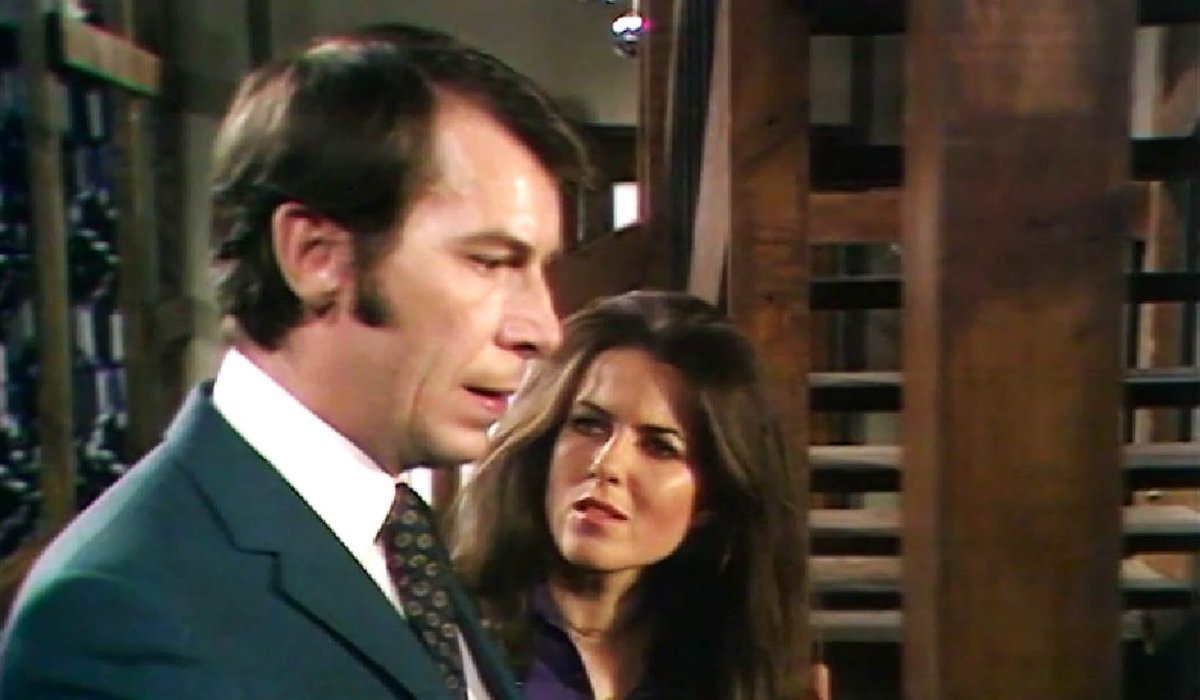 SaveRedlandLibr's tweet photo. 8pm TODAY on @TalkingPicsTV
From 1974, s4 Ep3 of #BBC #Drama📺 #TheBrothers "Investigations" directed by #RoderickGraham & written by #NJCrisp
🌟#JeanAnderson #PatrickOConnell #RichardEaston #RobinChadwick #JenniferWilson #HilaryTindall #DerekBenfield #MurrayHayne #JonathanNewth https://t.co/nXXU0Wqf5p