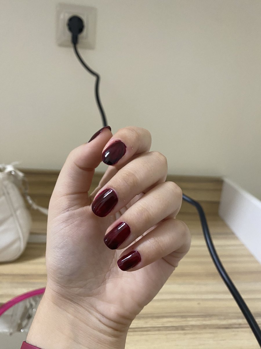 Ojelerim o kadar güzel oldu ki yarın nası silip derse gidicem kıyamıyorum