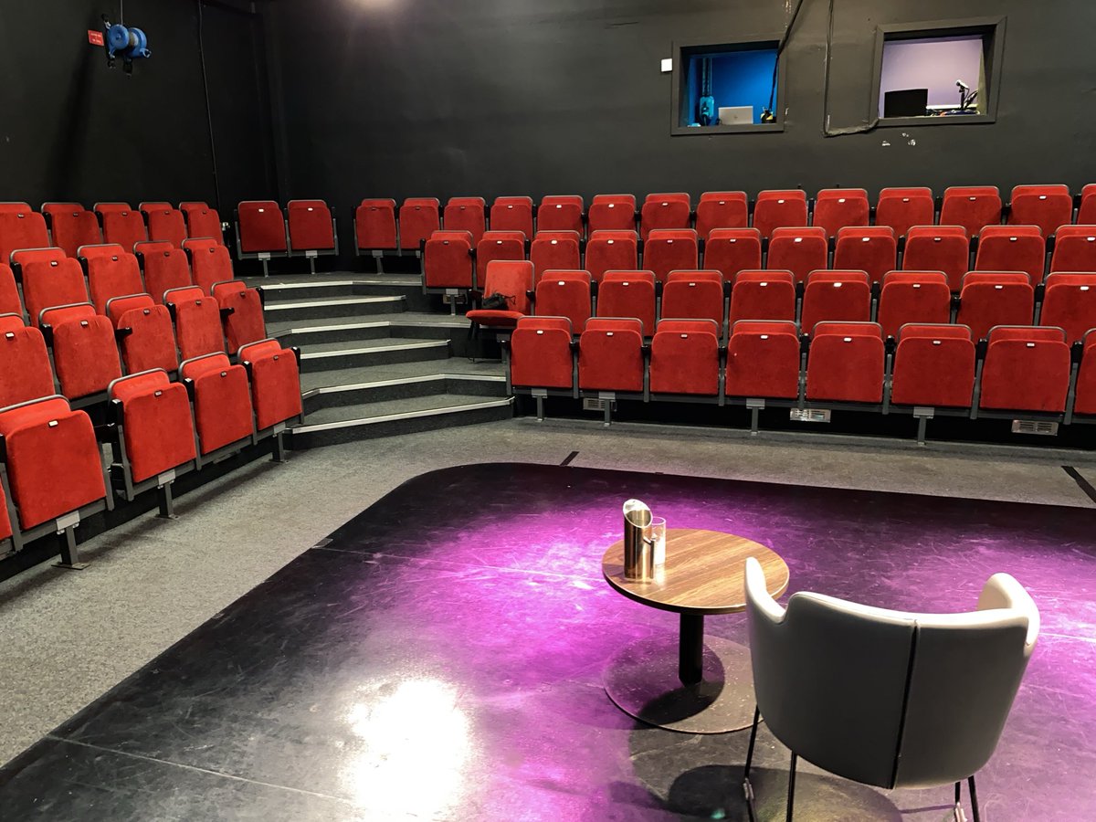dougiedonnelly's tweet photo. Hopefully these seats will be filled shortly ! @HACIrvine @TidelinesFest #MyLifeinSport #RecordedHighlights @McNidderGrace https://t.co/9odyUbU7kT