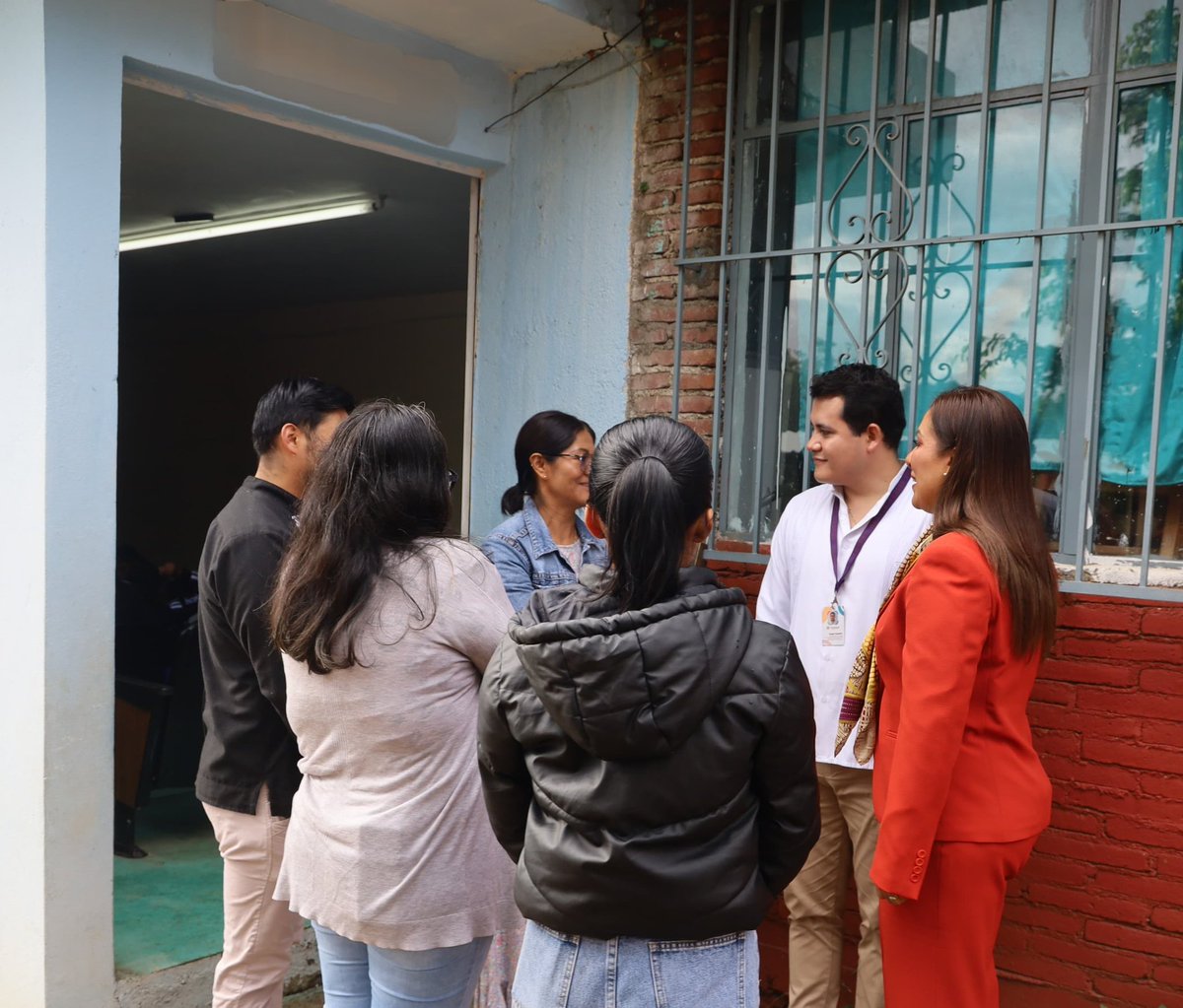 Acudimos a la Escuela Primaria “5 de mayo” para impartir el taller "Derechos Humanos de Niñas, Niños y Adolescentes", con el fin de fomentar relaciones sanas y libres de violencia desde las infancias, así como promover el conocimiento pleno de sus derechos.
