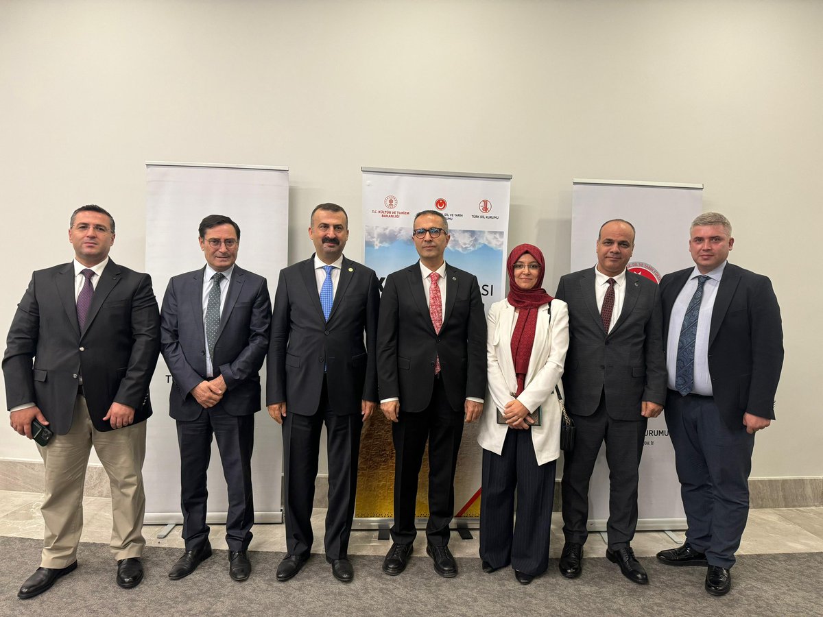 Türk Dil Kurumu’nun ev sahipliğini üstelendiği “10. Türk Dil Kurultayı” açılış ve ödül törenine Enstitü Başkanımız Sayın Prof. Dr. Abdurrahman Aliy ve beraberindeki heyet katılım gösterdi.