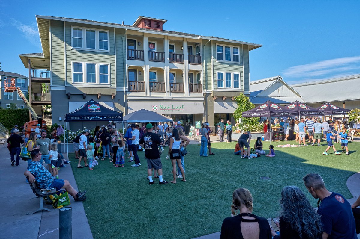 FriendsSCPL's tweet photo. A big thank you to New Leaf Market. The Aptos store recently celebrated 5 years with a free event featuring music, sampling, vendors, and tastings. 100% of the proceeds of the wine &amp; beer tasting benefited the Friends. ✨We are so grateful! https://t.co/v1PGorXZal