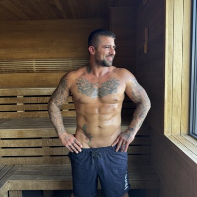 Watch Ryan Bones's leaked NSFW photo on TwXstars