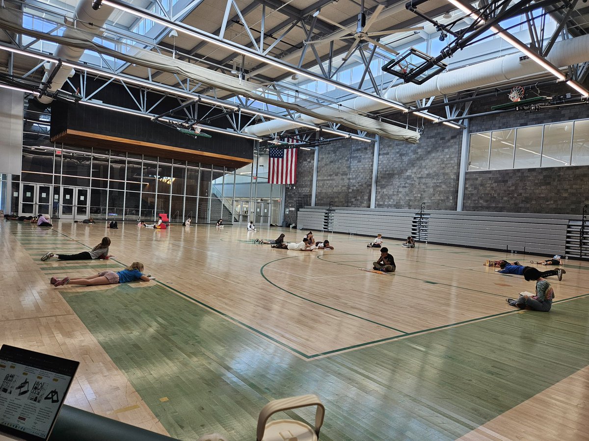 We started our morning by dropping everything to read for 30 minutes during our first school-wide DEAR event! Thanks <a href="/DrGrenitaLathan/">Dr. Grenita Lathan</a> for making it happen! #SPSreadtosucceed #Jarrettpride