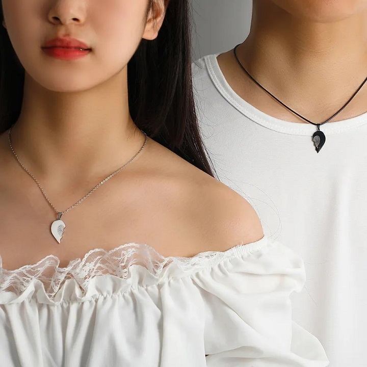 AlibabaProdSpot's tweet photo. 📢 Alibaba Product
👉 Celebrate your love with our Fingerprint Half Heart Love Chain Pendant Necklace! A unique and personal way to keep your bond close to your heart. 💕✨
🎯 Product Code: 1601110322117  ✨

#necklace #pendant #heartpendant #jewelry #couplejewelry https://t.co/EGNsHmHXbM